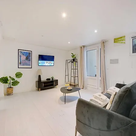 Spacious - 2br 4p- 公寓 *